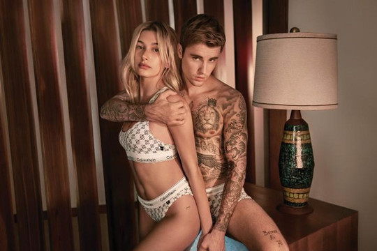Cặp đôi vàng Justin Bieber và Hailey Baldwin khoe thể hình nóng bỏng trong CK50