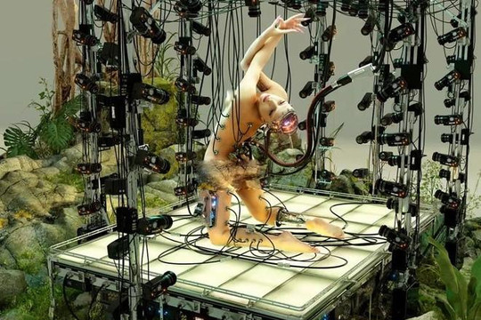 Lady Gaga khỏa thân, hóa thân thành robot như trong phim khoa học viễn tưởng