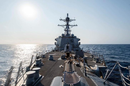 Mỹ lại đưa tàu chiến qua eo biển Đài Loan bất chấp Trung Quốc