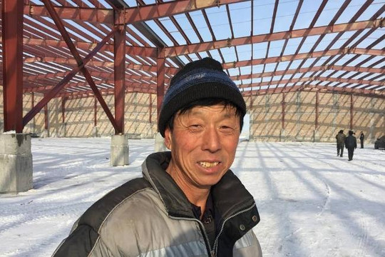 Thợ xây dựng Trung Quốc: Phải ‘cày’ đến già!