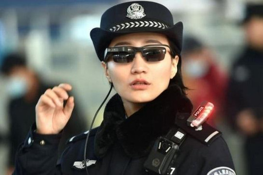 Trung Quốc trang bị 'kính chiếu yêu' cho cảnh sát truy bắt tội phạm