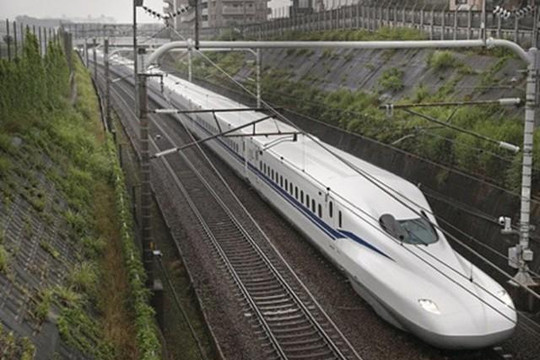 Tàu cao tốc Nhật Bản cải tiến vượt bậc, vẫn chạy khi mất điện và có thể đối phó động đất