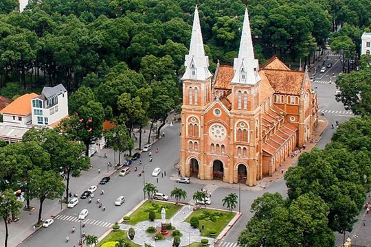 Nhà thờ Đức Bà ở Sài Gòn, một trong 19 thánh đường đẹp nhất thế giới