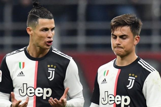 Ronaldo cố tình để lộ tin Dybala 4 lần dương tính COVID-19 tránh về Juventus
