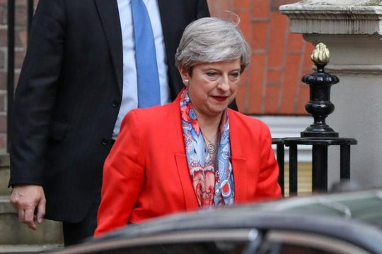 Bầu cử ở Anh: ‘Bà đầm thép’ Theresa May bị ép từ chức Thủ tướng