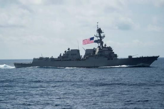 Tàu chiến Mỹ áp sát các đảo Trung Quốc chiếm đóng phi pháp ở Biển Đông