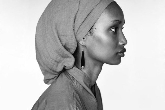 Ugbad Abdi, người mẫu Somalia phá vỡ các giới hạn tại Tuần lễ thời trang Paris