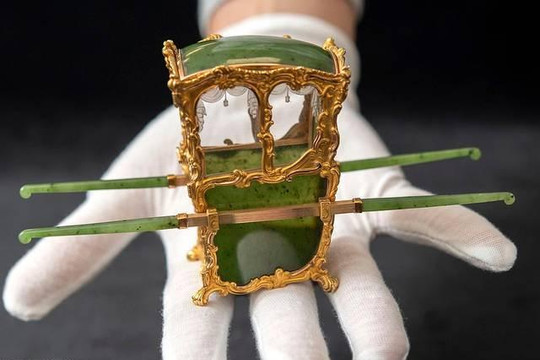 Chiếc kiệu tinh xảo hơn 100 tuổi của quý tộc Nga được rao bán gần 30 tỷ đồng