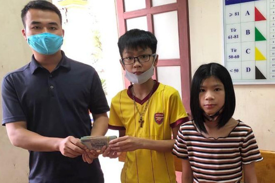 Hà Tĩnh: Nam sinh lớp 7 trả lại 50 triệu đồng nhặt được