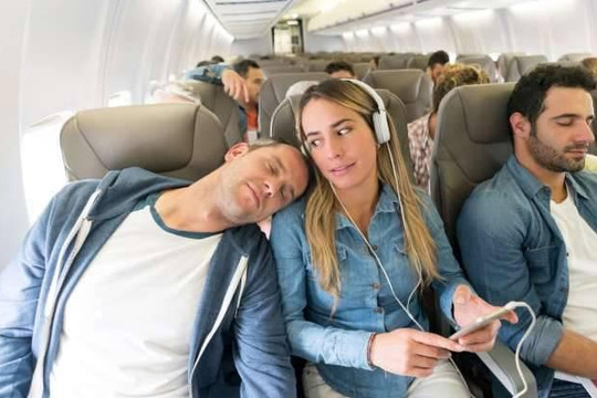 15 điều khiến bạn trở thành hành khách ‘xấu xí’ trên các chuyến bay