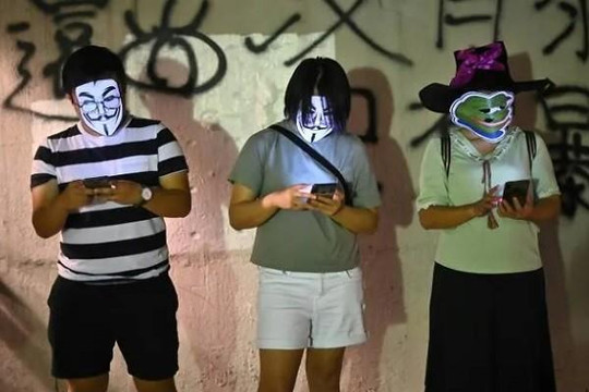 Lo ngại luật an ninh, người dân Hồng Kông ‘dọn dẹp’ tài khoản mạng xã hội