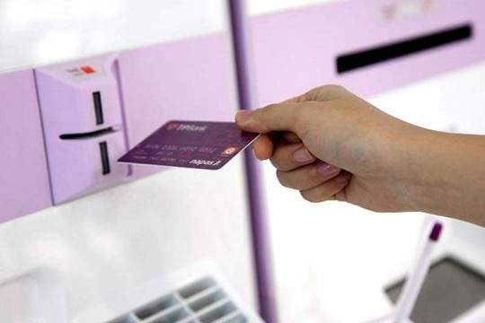 TPBank: Ngân hàng đầu tiên đồng phát hành thành công thẻ chip ATM và thẻ contactless