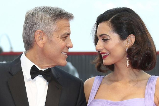 George Clooney và vợ tình tứ trên thảm đỏ LHP Venice