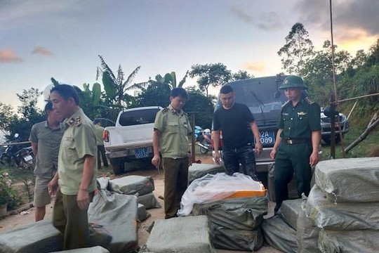 Bắt 1 tấn nầm lợn hôi thối nhập từ Trung Quốc tại Lạng Sơn