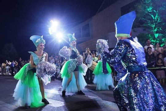 Người dân và du khách thỏa sức ‘cháy’ cùng Carnival đường phố Đà Nẵng