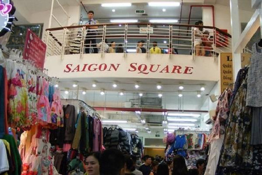 Thu giữ hàng nghìn sản phẩm giả tại Sài Gòn Square, chợ Bến Thành
