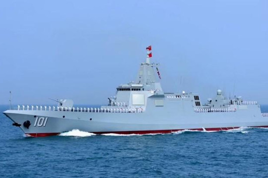 Trung Quốc biên chế tuần dương hạm mạnh nhất, giãn nước 10.000 tấn