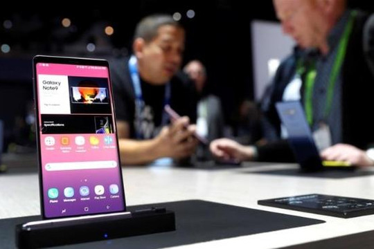 Bị Trung Quốc cạnh tranh, lợi nhuận ròng của Samsung Electronics giảm gần 1/3