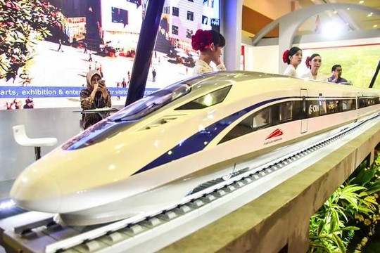 Indonesia muốn ‘bỏ Trung mời Nhật’ xây đường sắt cao tốc