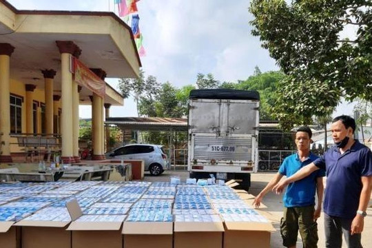 'Nóng' tình trạng vận chuyển lậu khẩu trang sang Campuchia