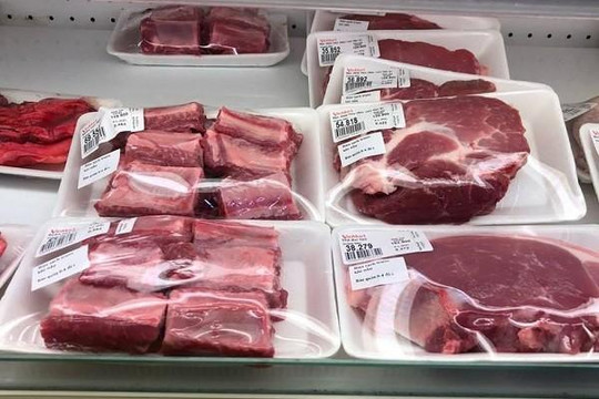 Sốt giá thịt lợn: Siêu thị, doanh nghiệp vào cuộc kìm giá hàng tết