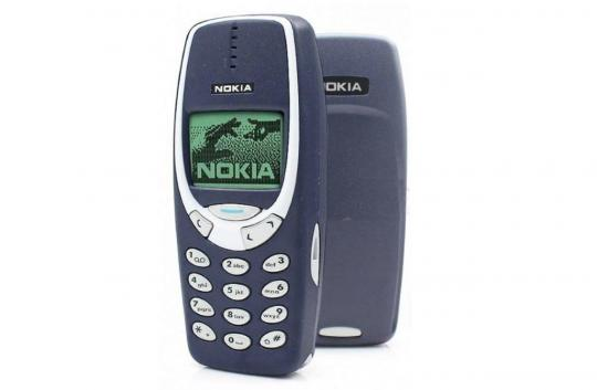 'Cục gạch' Nokia 3310 tái xuất với giá 1,4 triệu đồng