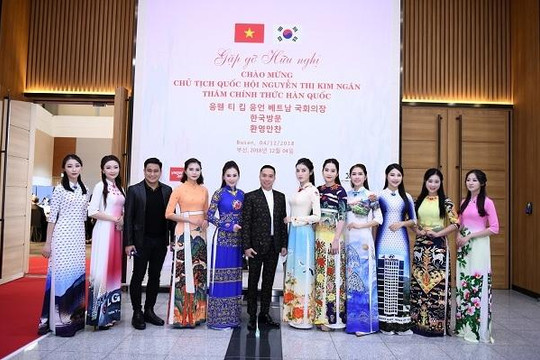 Đỗ Trịnh Hoài Nam và BST thời trang tham gia giao lưu văn hóa Việt-Hàn