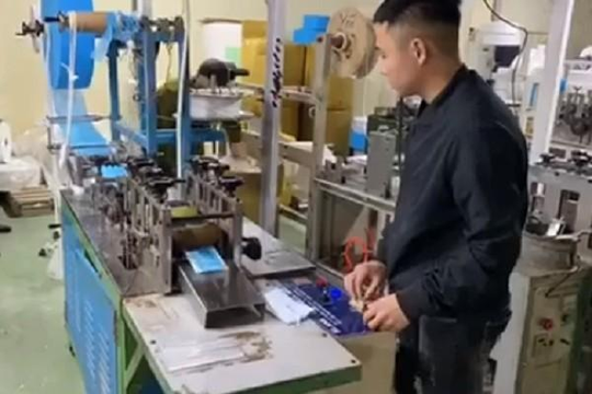 Hà Nội: Phát hiện xưởng làm khẩu trang kháng khuẩn bằng...giấy vệ sinh