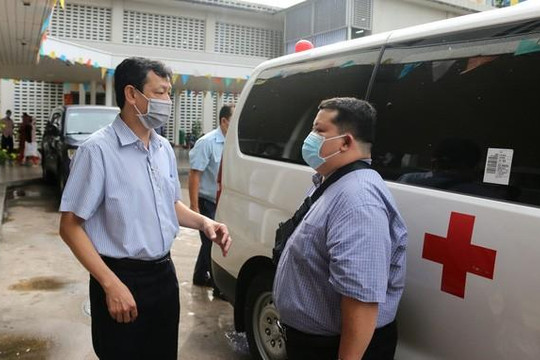 Clip Đội phản ứng nhanh số 4 Bệnh viện Chợ Rẫy đến Đà Nẵng phòng chống COVID-19