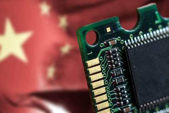Thương chiến với Mỹ, Trung Quốc dốc tiền làm chip nhớ DRAM