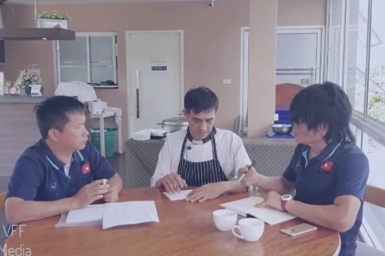 Bác sĩ Choi quan tâm đặc biệt đến thực đơn của U.23 Việt Nam trên đất Thái Lan