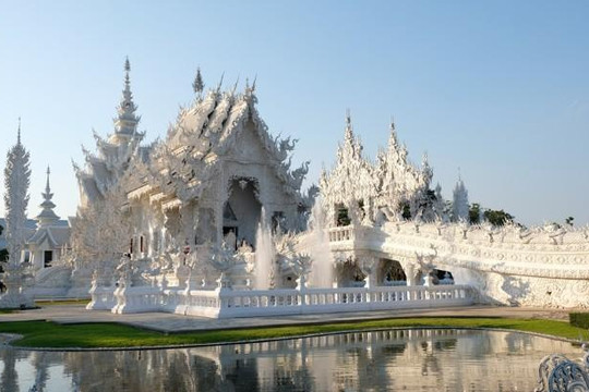 Ngôi chùa trắng độc đáo ở Thái Lan