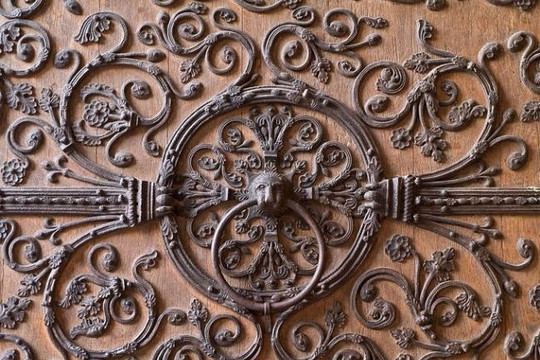 Bí mật về cánh cổng có họa tiết tinh xảo của Nhà thờ Đức Bà Paris