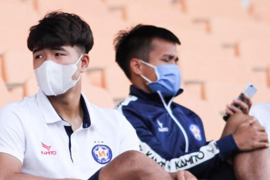 HLV Huỳnh Đức tiết lộ bệnh của Hà Đức Chinh: 'Nếu giờ chơi bóng sẽ nguy hiểm tính mạng'