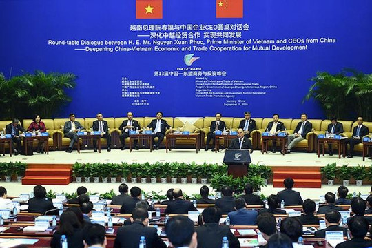 Thủ tướng nói với giới đầu tư Trung Quốc: Đừng đưa công nghệ lạc hậu vào Việt Nam