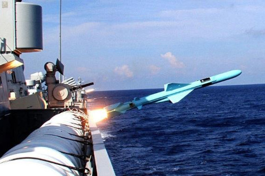 Trung Quốc vừa lén lút  đặt tên lửa chống hạm tầm xa 500 km trên 3 cơ sở ở Trường Sa