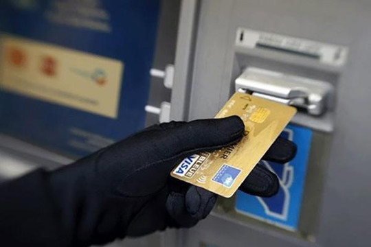 Thêm thủ đoạn lừa đảo chiếm đoạt tiền tại máy ATM