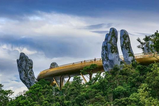 Cầu Vàng ở Đà Nẵng lọt top 28 cây cầu ấn tượng nhất thế giới