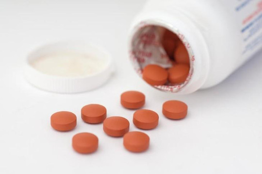Mỹ cảnh báo: Thuốc giảm đau ibuprofen gây hại gan