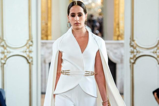 Người mẫu đầu tiên của Ả Rập Saudi xuất hiện tại sàn diễn thời trang cao cấp Paris