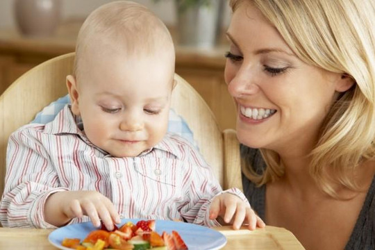10 thực phẩm nên tránh cho trẻ dưới 1 tuổi