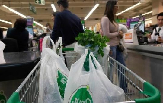 Chile trở thành nước châu Mỹ đầu tiên cấm túi nhựa