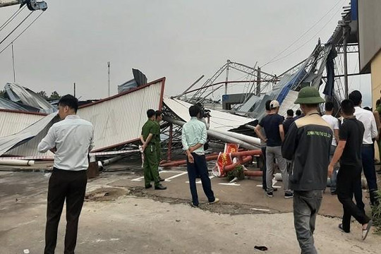 Hiện trường vụ lốc xoáy khiến 3 người thiệt mạng, nhiều người bị thương tại Vĩnh Phúc