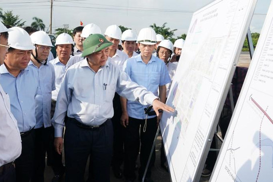 Thủ tướng Nguyễn Xuân Phúc kiểm tra tiến độ dự án sân bay Long Thành