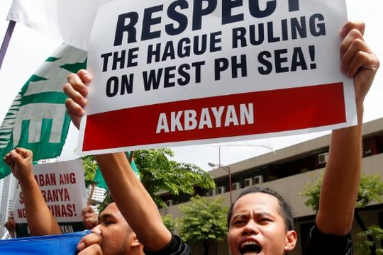 Tổng thống Philippines Duterte cần phải yêu cầu TQ tuân thủ phán quyết Biển Đông