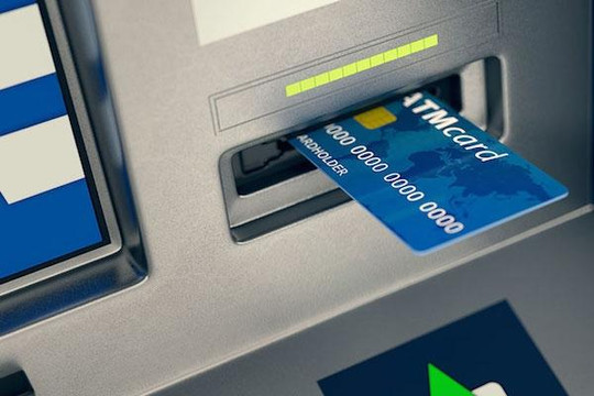 Cục Cạnh tranh yêu cầu ngân hàng báo cáo việc tăng phí rút tiền ATM nội mạng