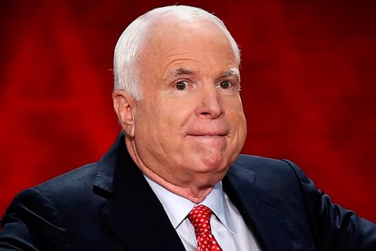 Tại sao TNS McCain cho rằng xung đột Ukraine là phép thử của ông Putin với ông Trump?