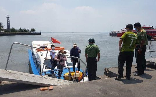 Kiên Giang: Ba du khách Nga gặp nạn trên biển được ngư dân cứu