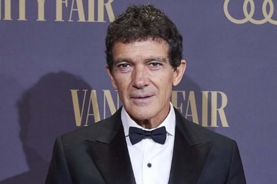 Tài tử Antonio Banderas mắc COVID-19 vào dịp sinh nhật