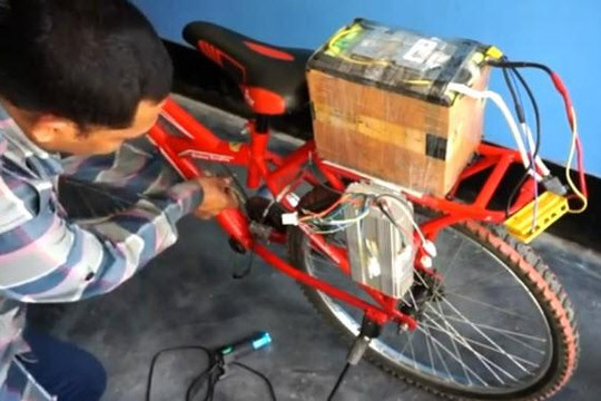 Clip YouTuber chế tạo xe điện từ xe đạp với chi phí 4,3 triệu đồng gây sốt